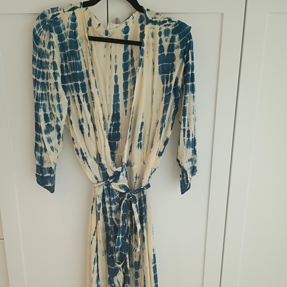 💋 LOVELY wrap ruffle dress *NEW 100% Rayon - Picture 1 of 5